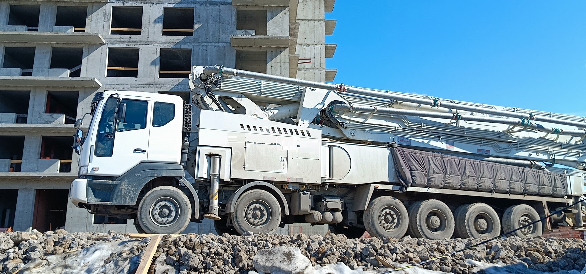 Услуги и заказ бетононасосов для заливки бетона в Поворино